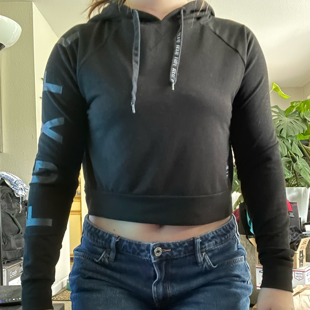 Flag Nor Fail black cropped hoodie